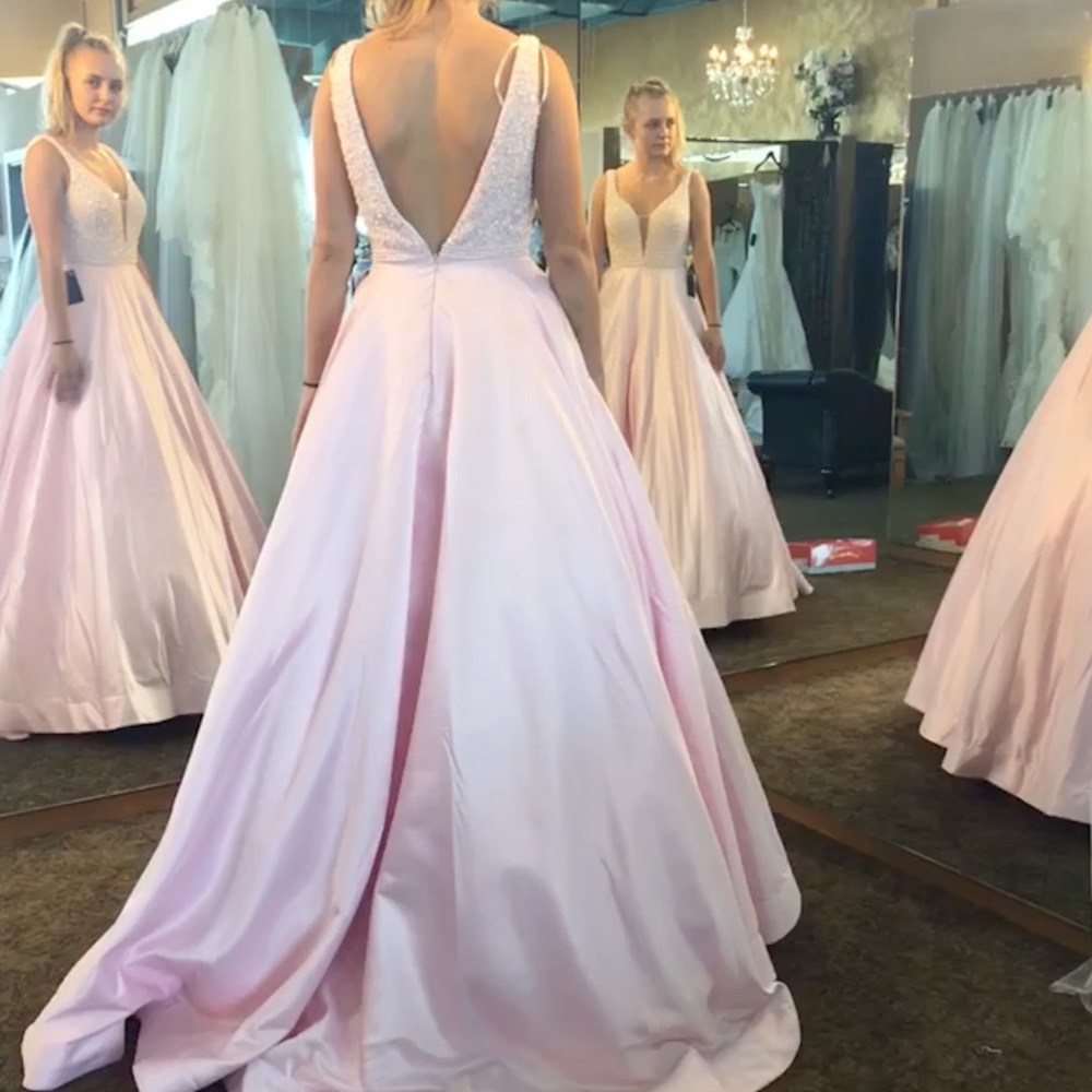 Grad dress - Picture 2 of 2